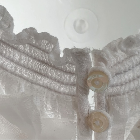 Hollister White Ruffle Cotton Short Sleeve Top| XS - Picture 7 of 8